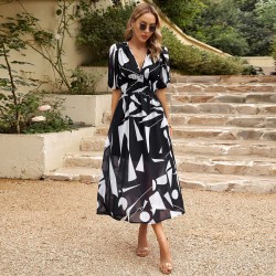 Diyun designed a cross-border Amazon dress for Europe and America in the summer of 2025, featuring a chic, waist-cinched, deep V-neck and printed long dress